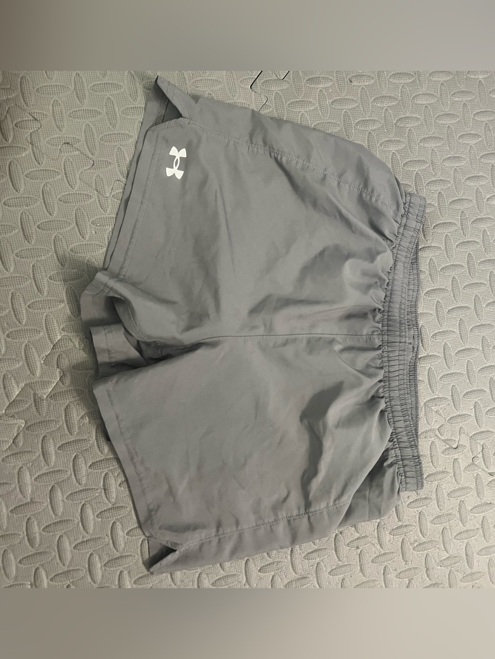 Gray women’s under amour Shorts small